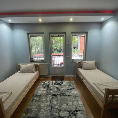City Park Hostel Prisztina Zewnętrze zdjęcie