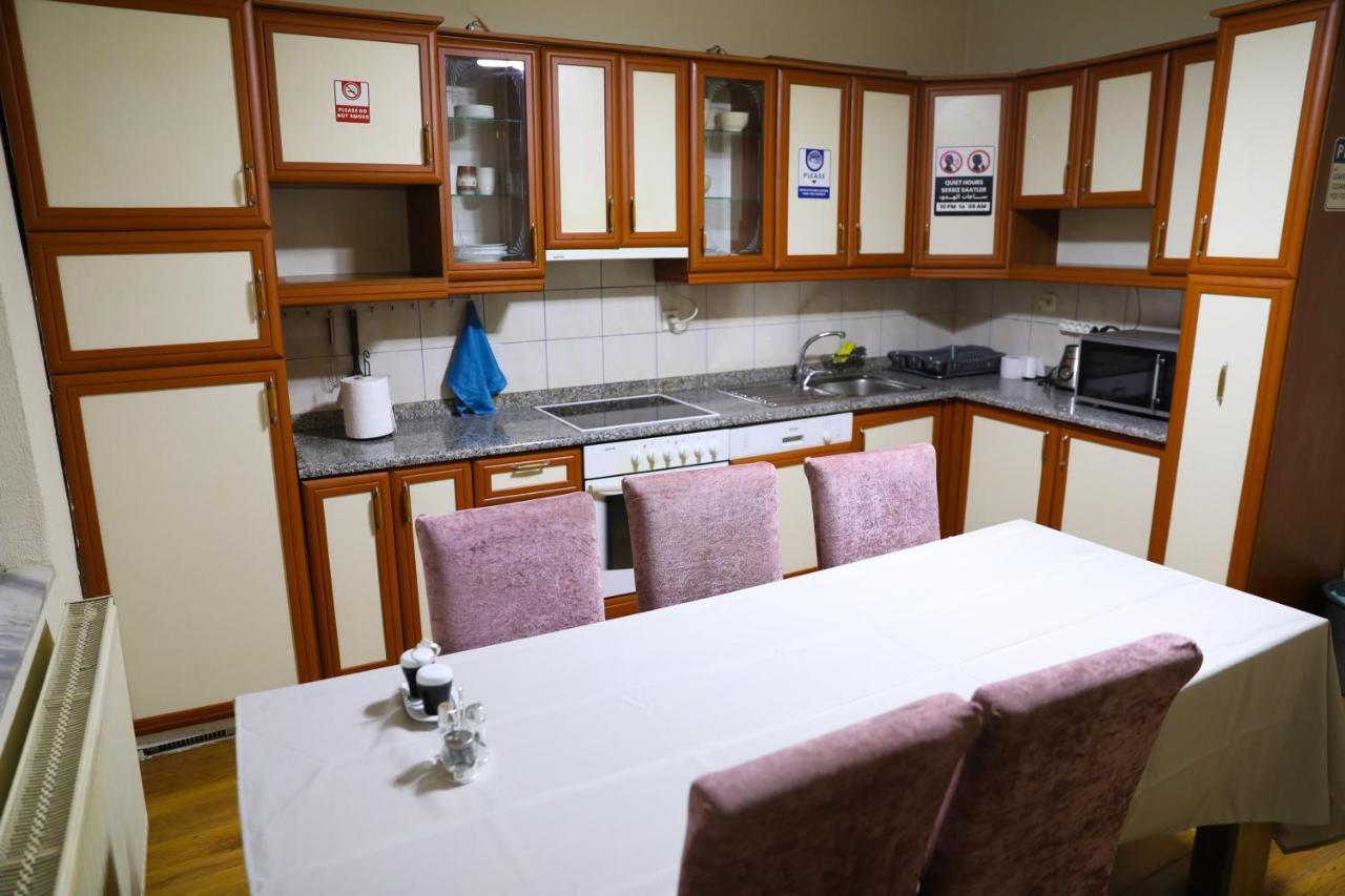 City Park Hostel Prisztina Zewnętrze zdjęcie