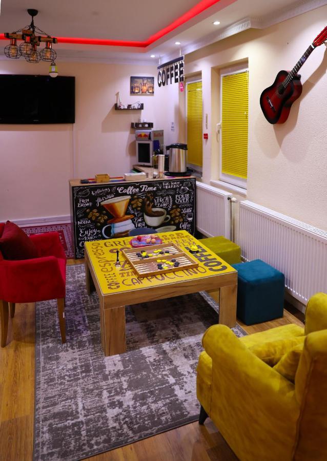 City Park Hostel Prisztina Zewnętrze zdjęcie
