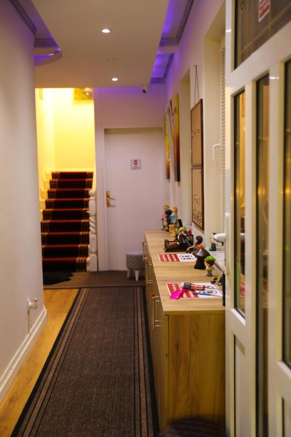 City Park Hostel Prisztina Zewnętrze zdjęcie
