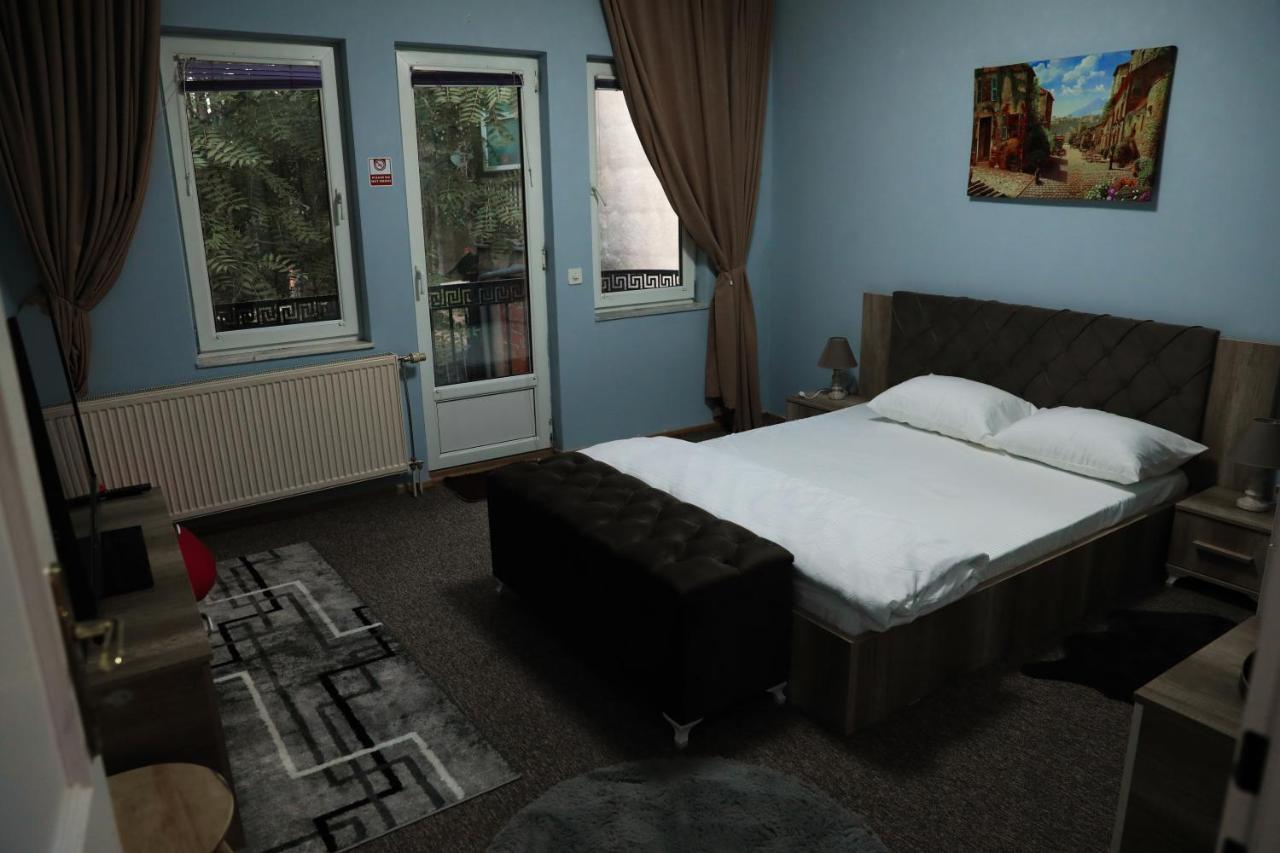 City Park Hostel Prisztina Zewnętrze zdjęcie