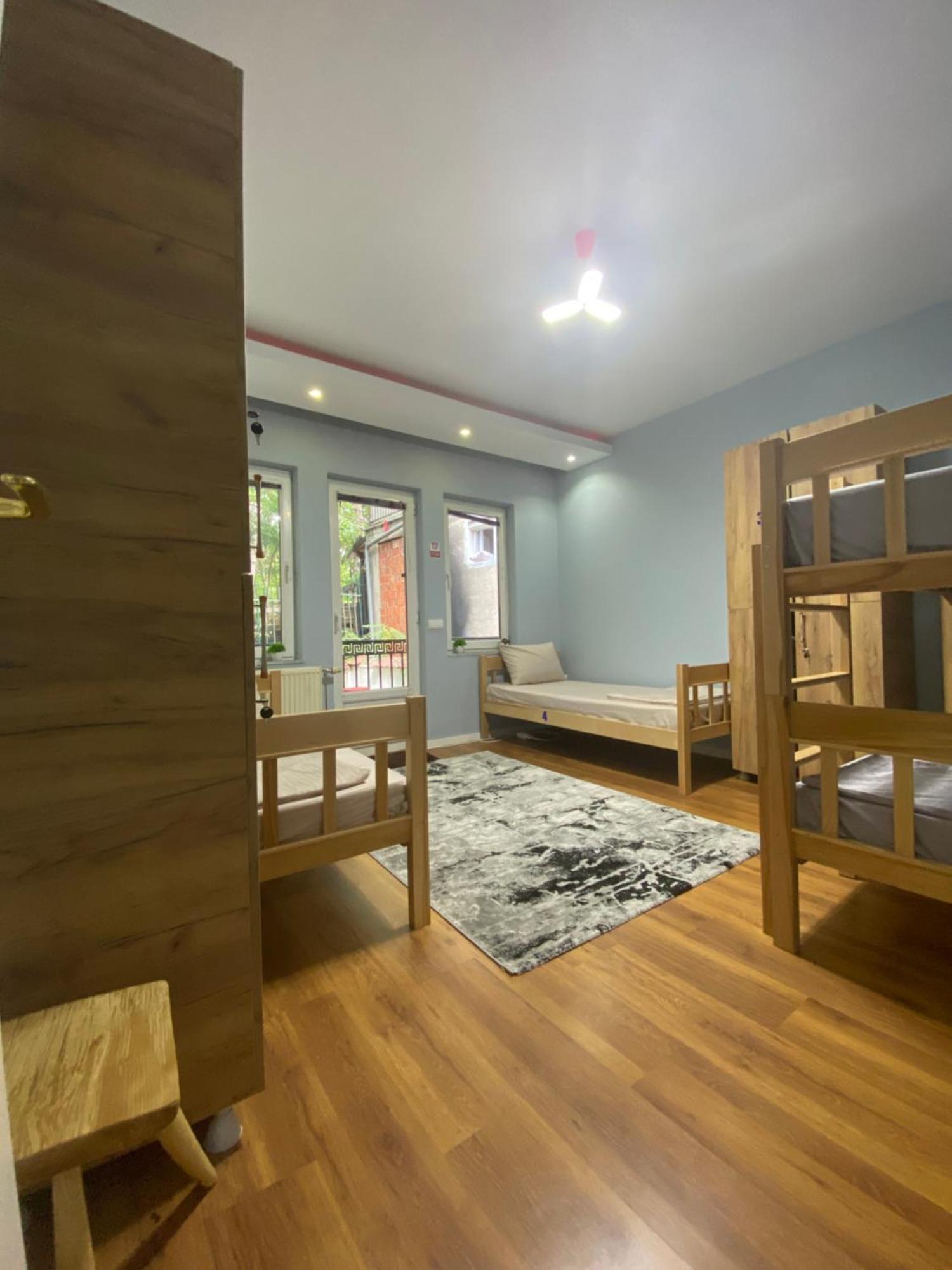 City Park Hostel Prisztina Zewnętrze zdjęcie